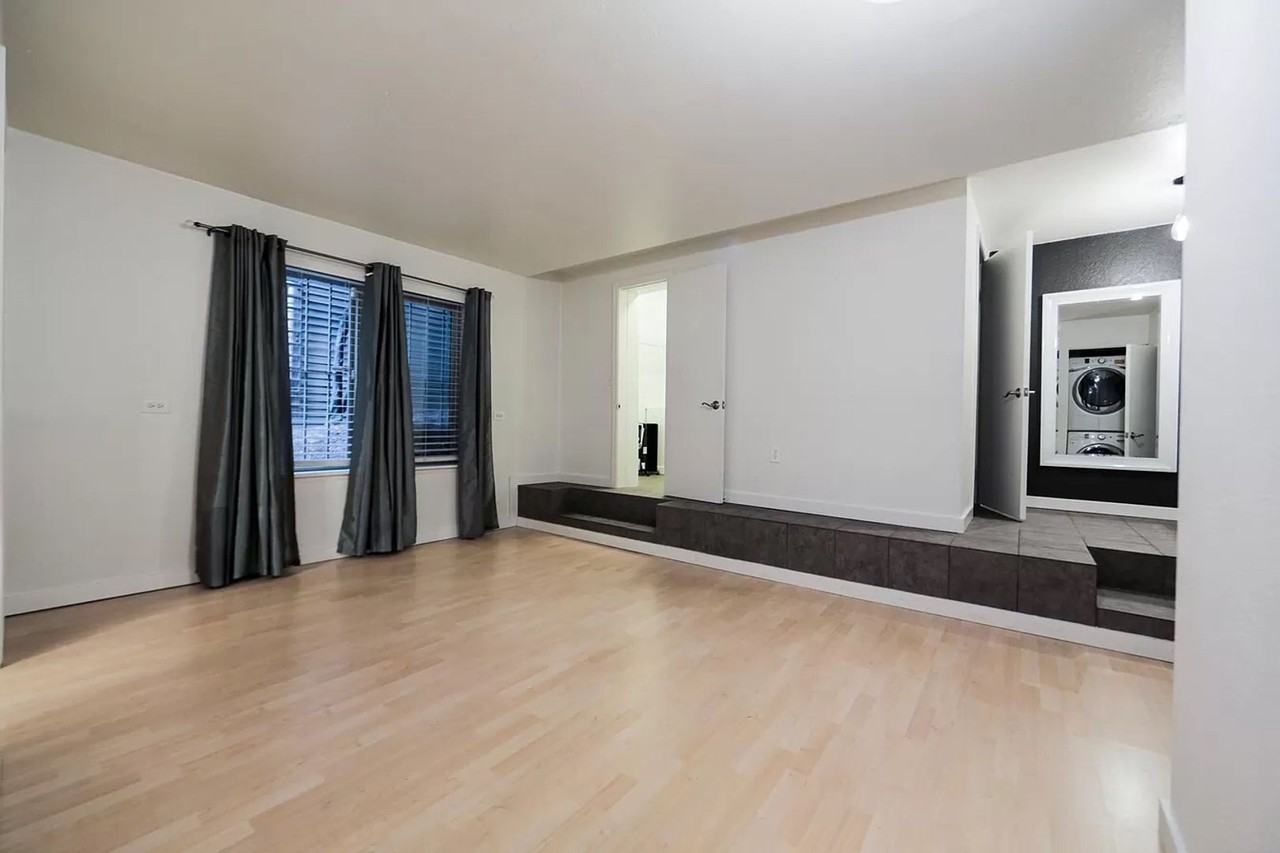 1526 Aurora Ave N #D - Photo 5 of 14