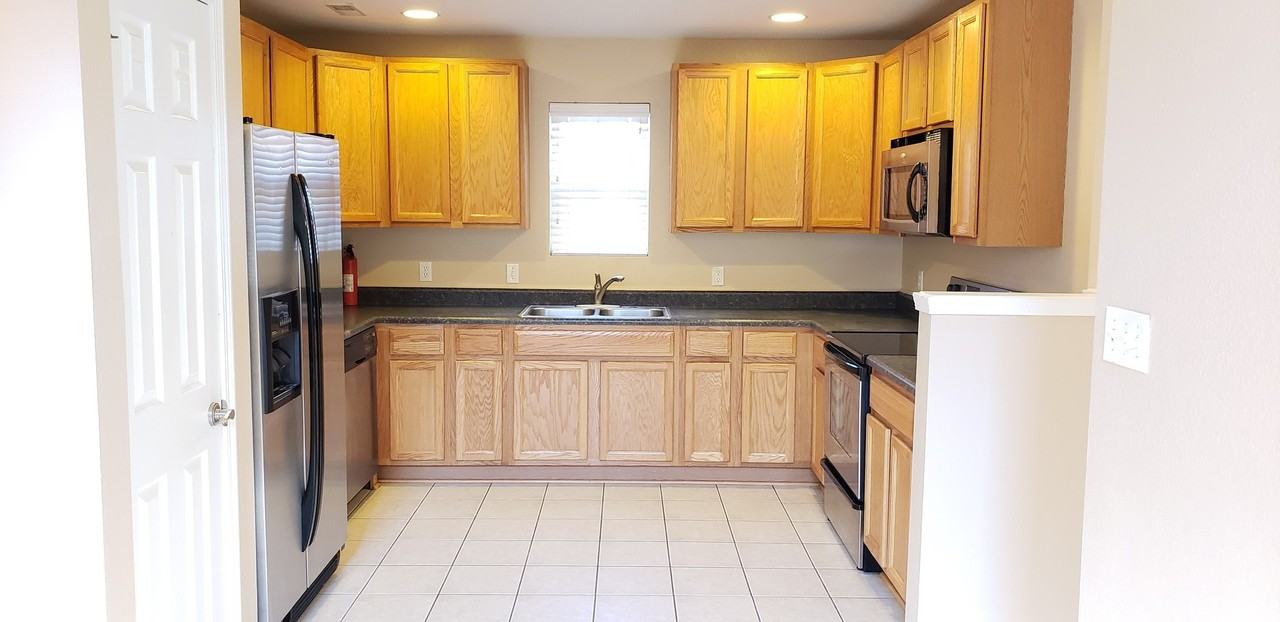 654 Seitz Ct - Photo 2 of 22