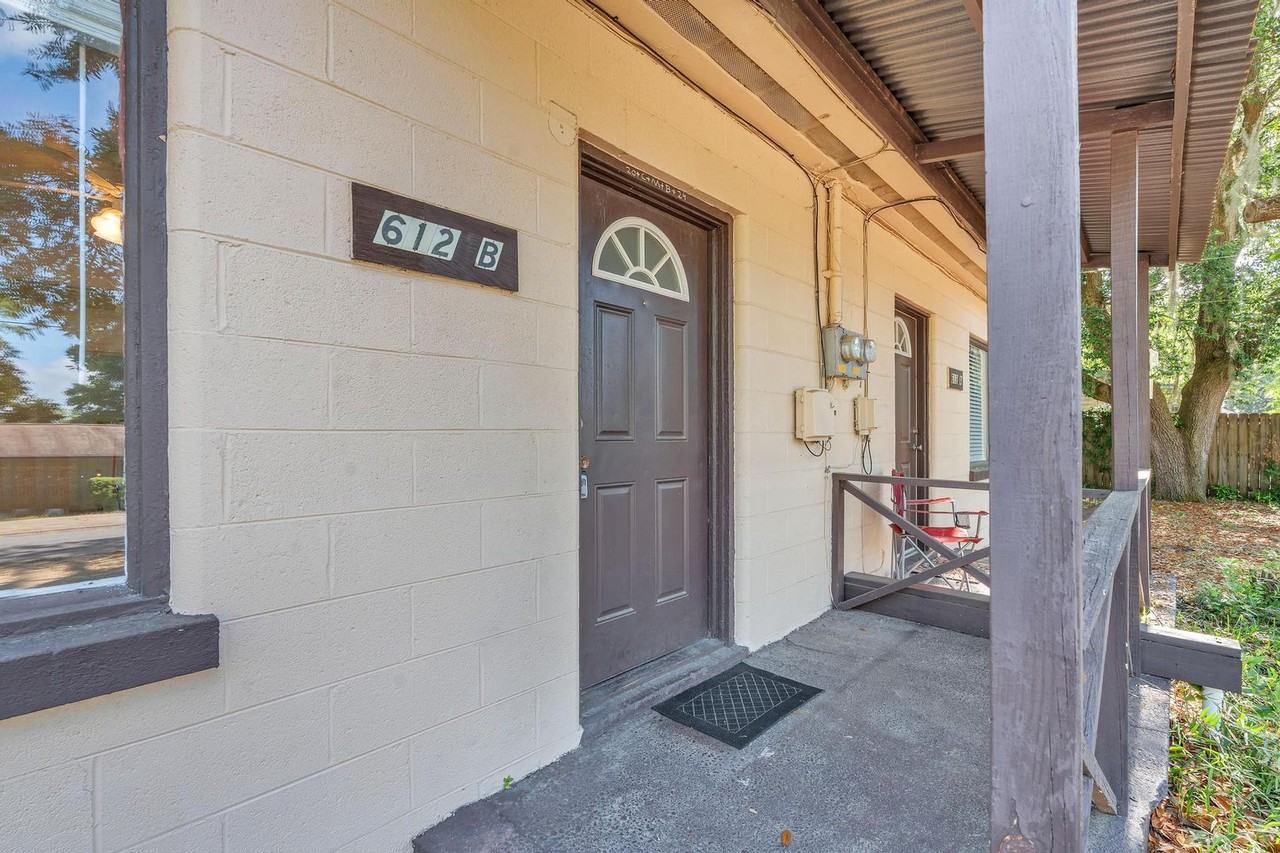 612 32nd St - Photo 3 of 21