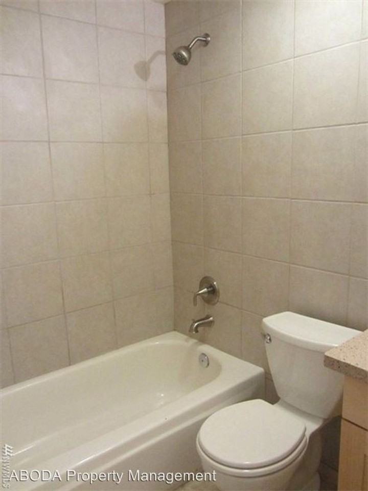 462 Front St N - Photo 3 of 8