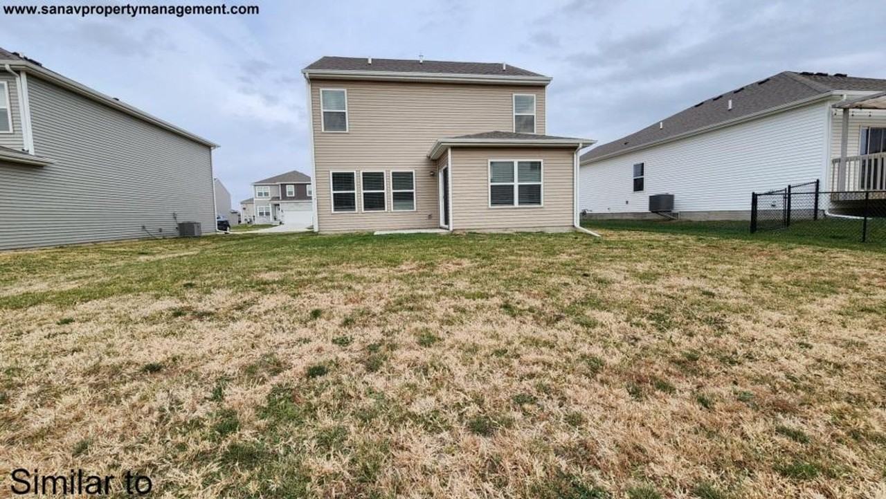 4204 Nw Cedarwood Dr - Photo 3 of 19