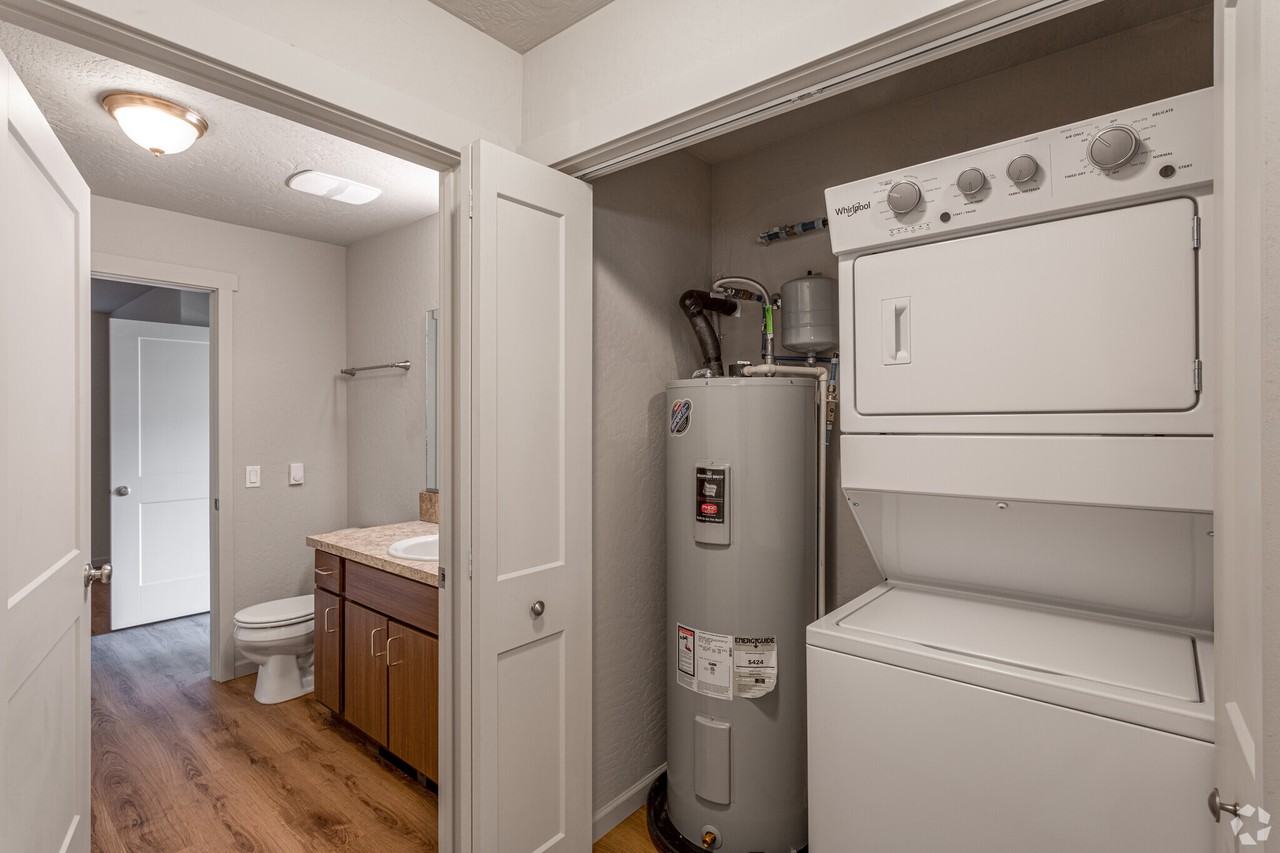 608 E 2nd Ave #204 - Photo 7 of 9