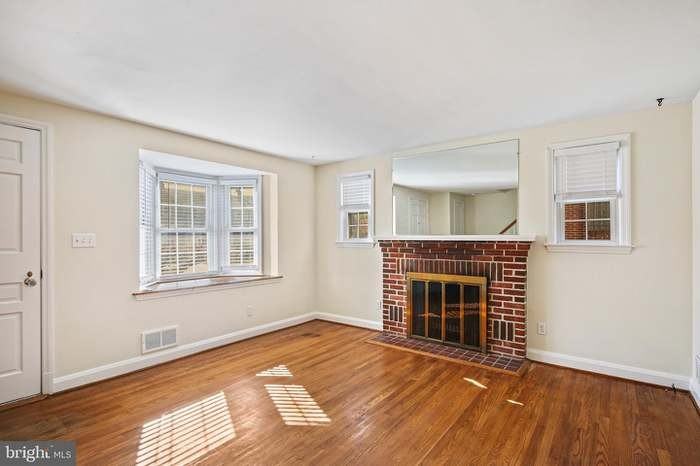 1606 Thetford Rd #NA - Photo 4 of 14