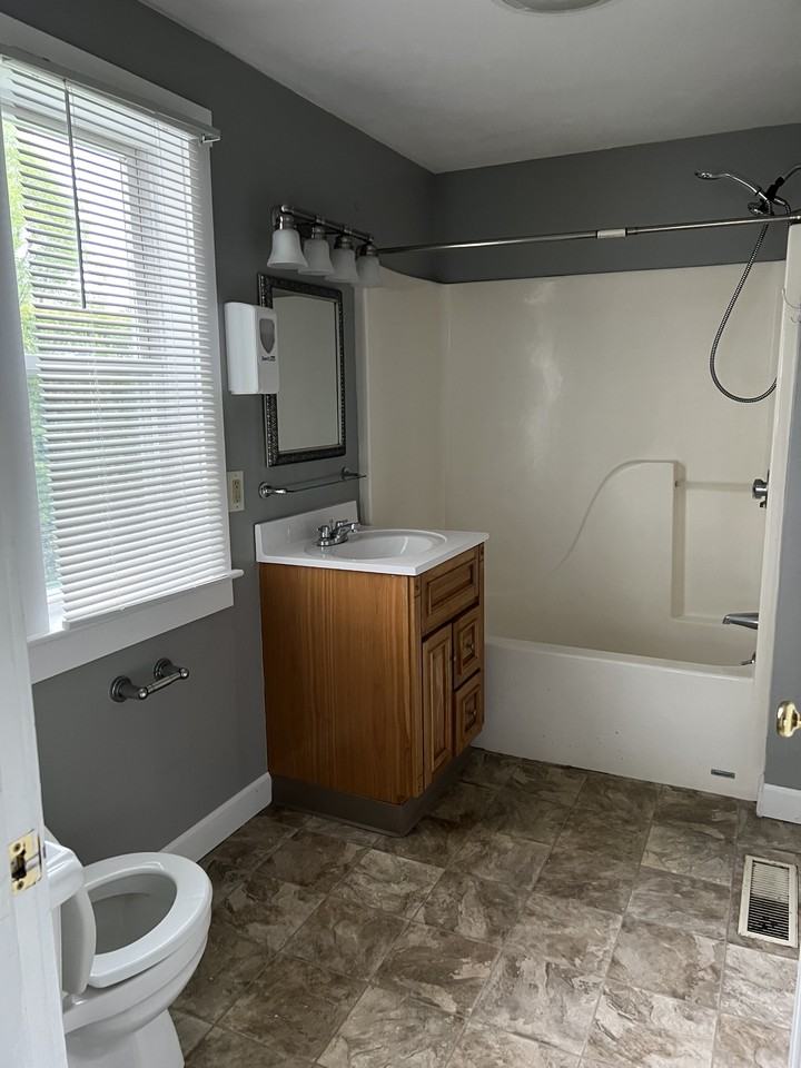 5 Cottage St #A - Photo 6 of 11
