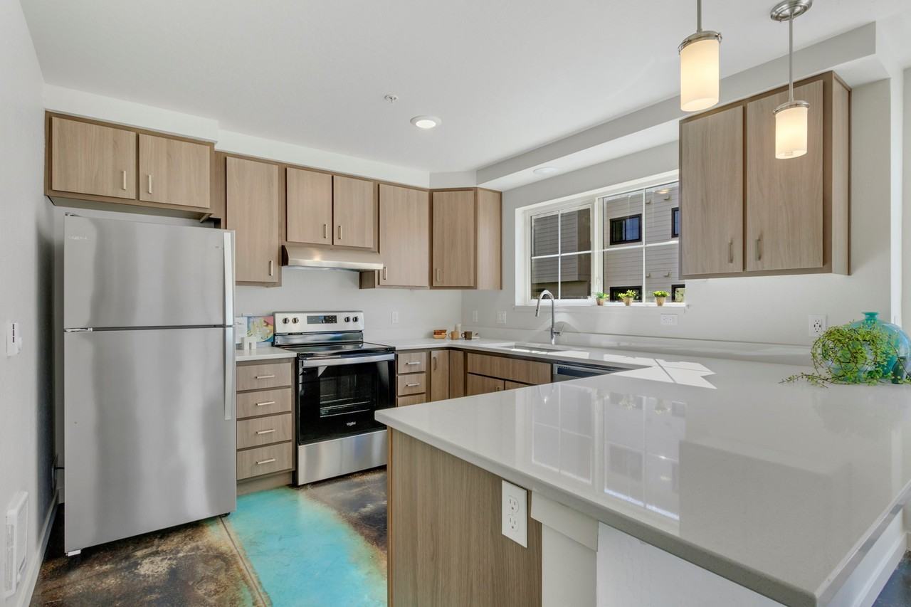 306 E Rr Ave #102 - Photo 3 of 13