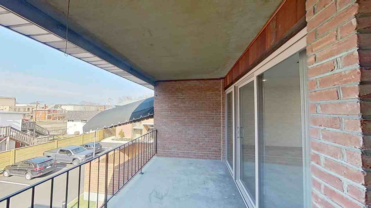 922 10th Ave #3 - Photo 5 of 11