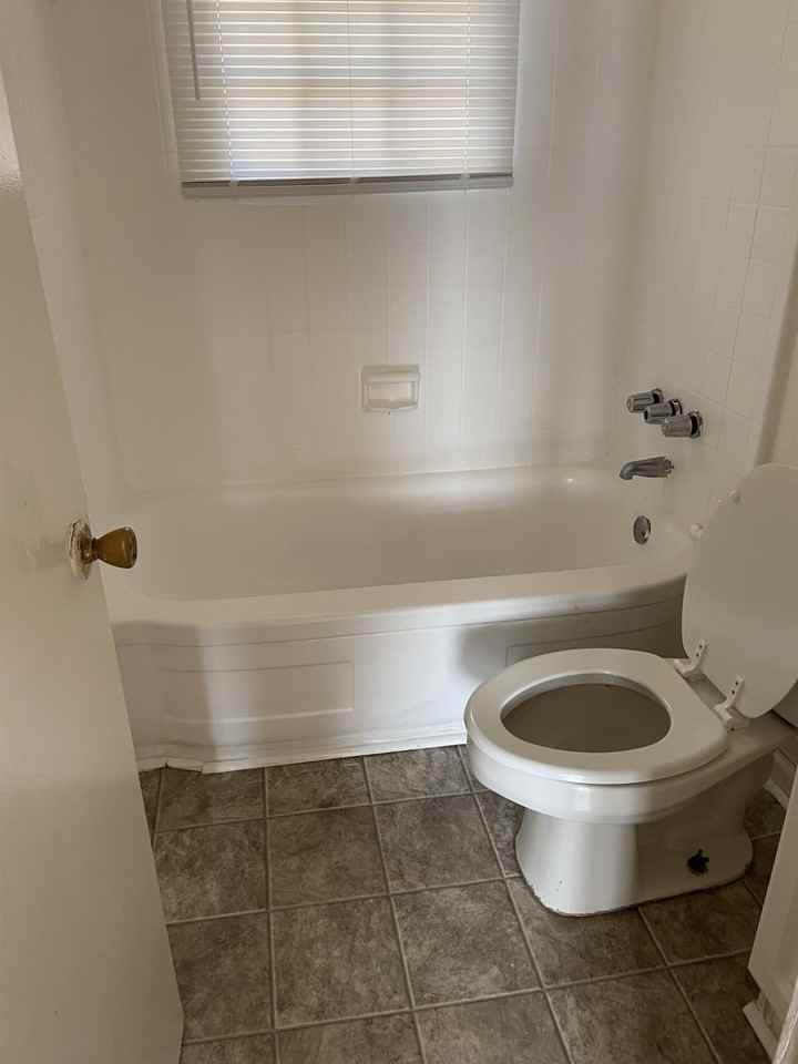 2402 Knox Dr #2402 - Photo 6 of 6