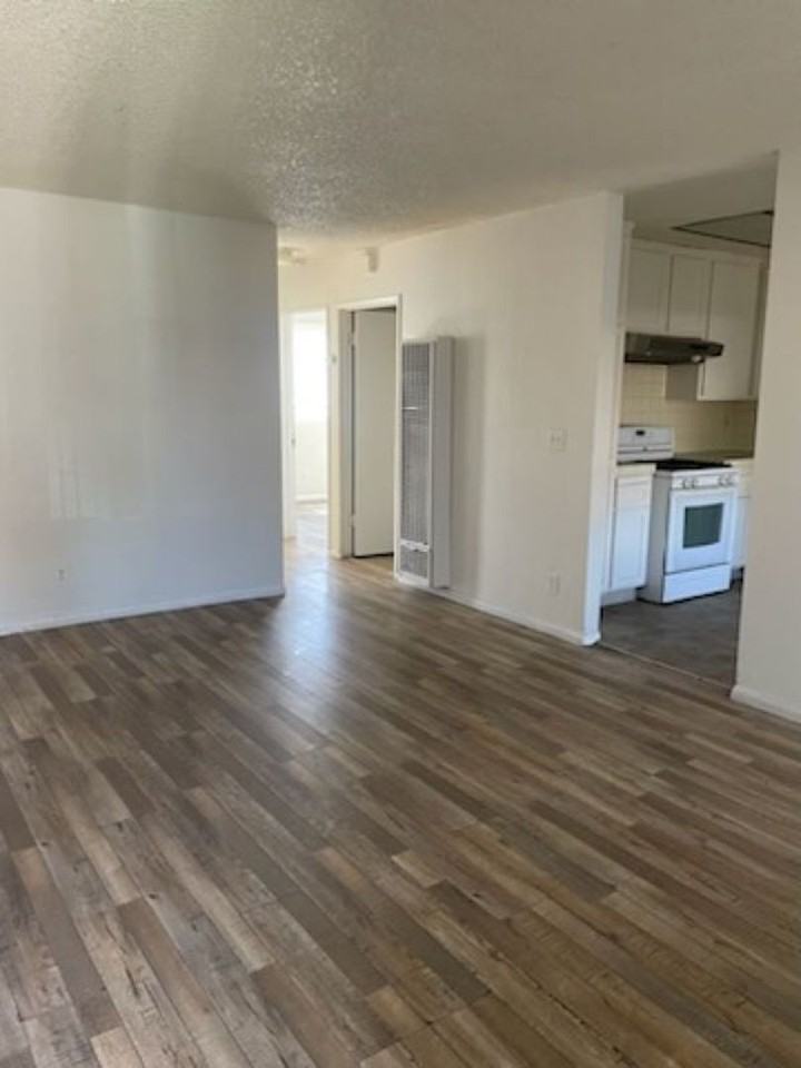 7604 -7606 S. Figueroa St. - Photo 7 of 11