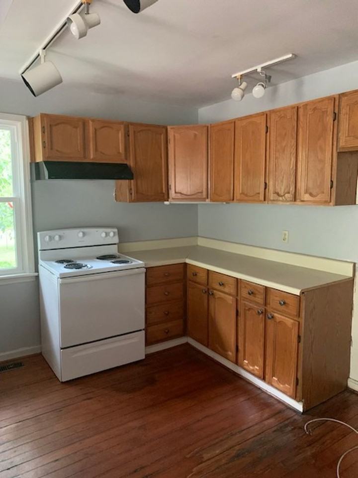 810 Bethesda Rd - Photo 2 of 12