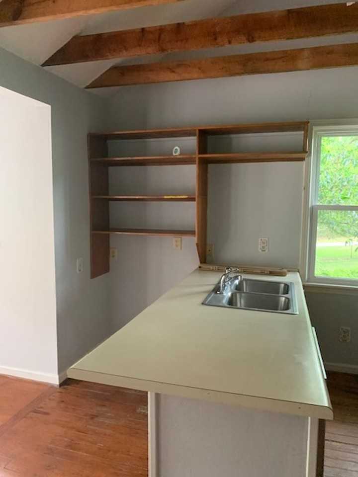 810 Bethesda Rd - Photo 3 of 12