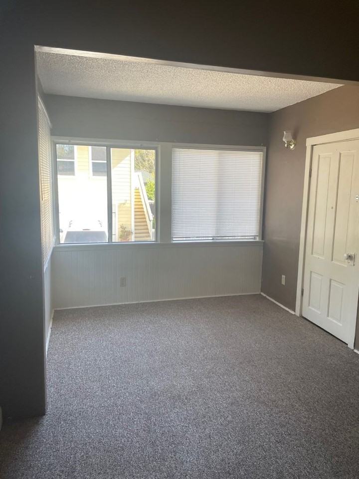 871 Buchon St - Photo 4 of 18