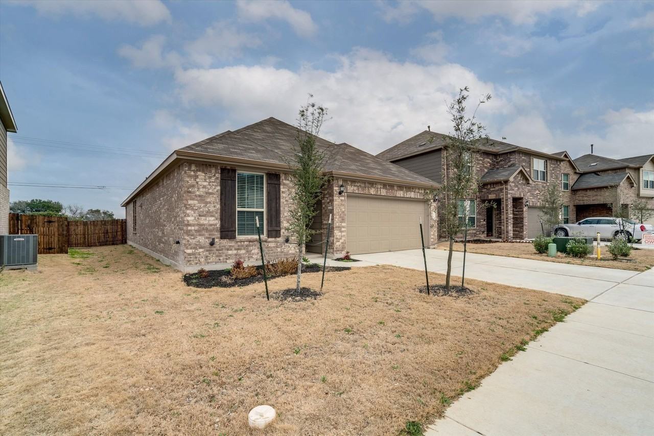 138 Duroc Dr - Photo 2 of 20