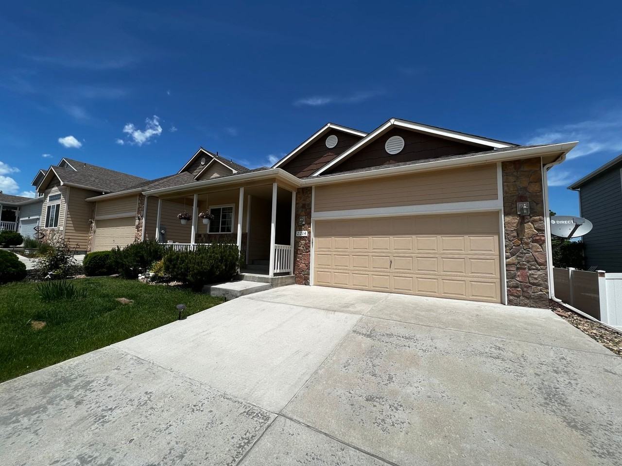2214 Ballard Ln - Photo 2 of 42