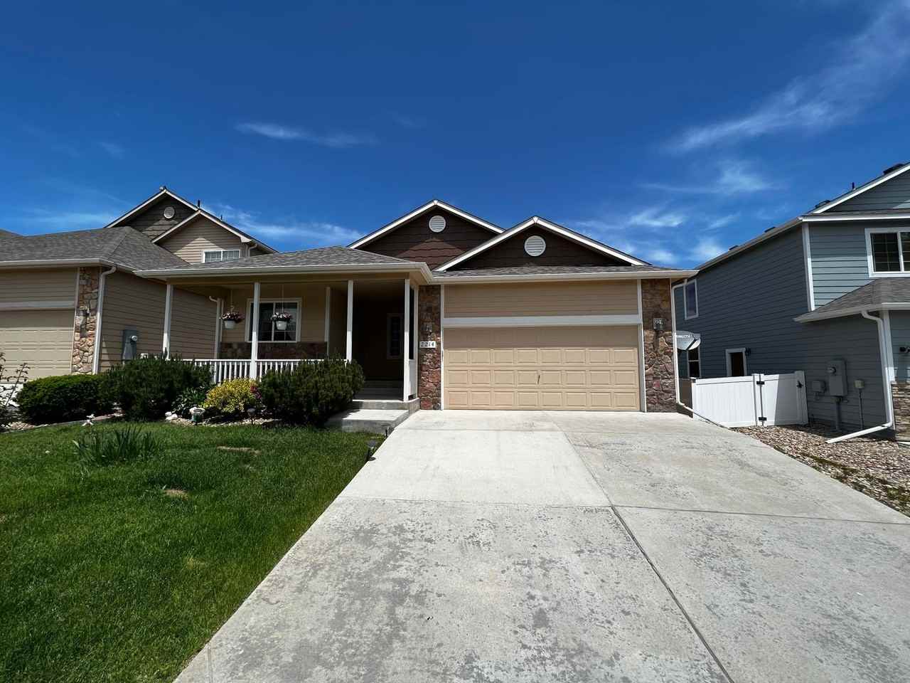 2214 Ballard Ln - Photo 3 of 42