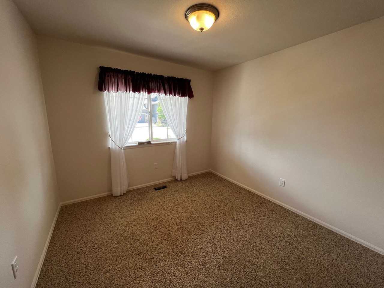 2214 Ballard Ln - Photo 5 of 42