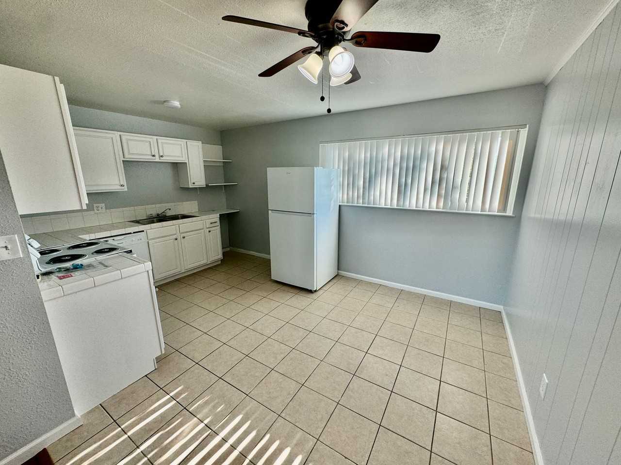 7734 Brentwood Dr - Photo 4 of 8