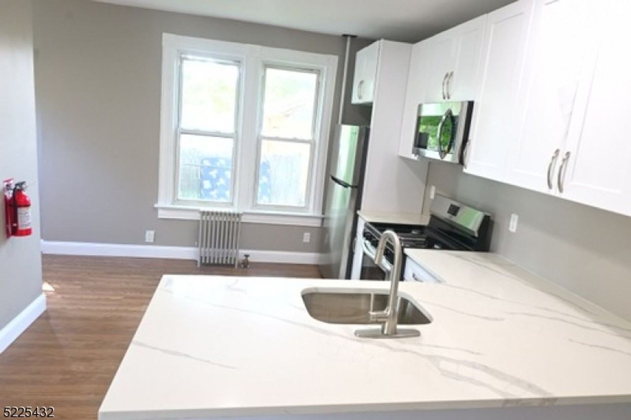 10 Olyphant Pl - Photo 2 of 13