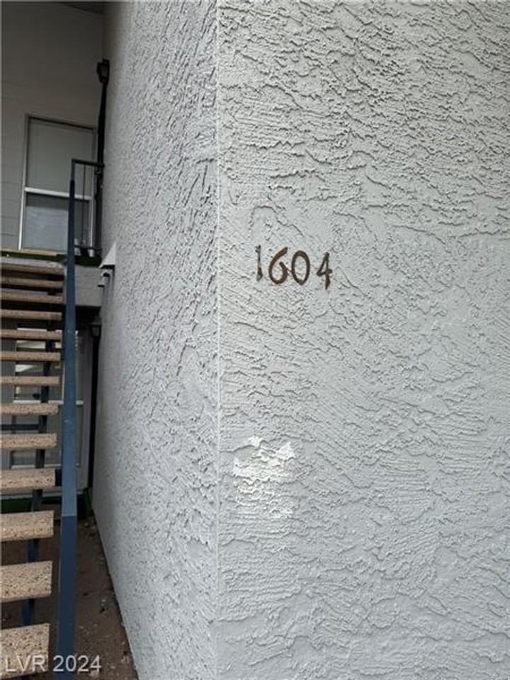 1604 Justin Pl - Photo 6 of 10