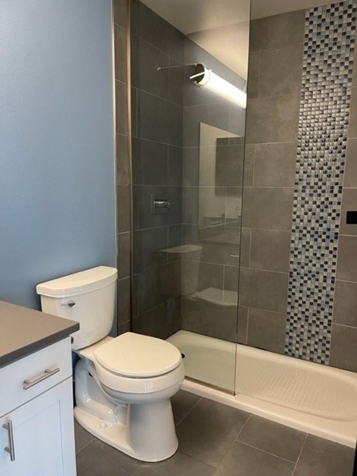 Cohanim Plaza on The University Ave! - Photo 7 of 10