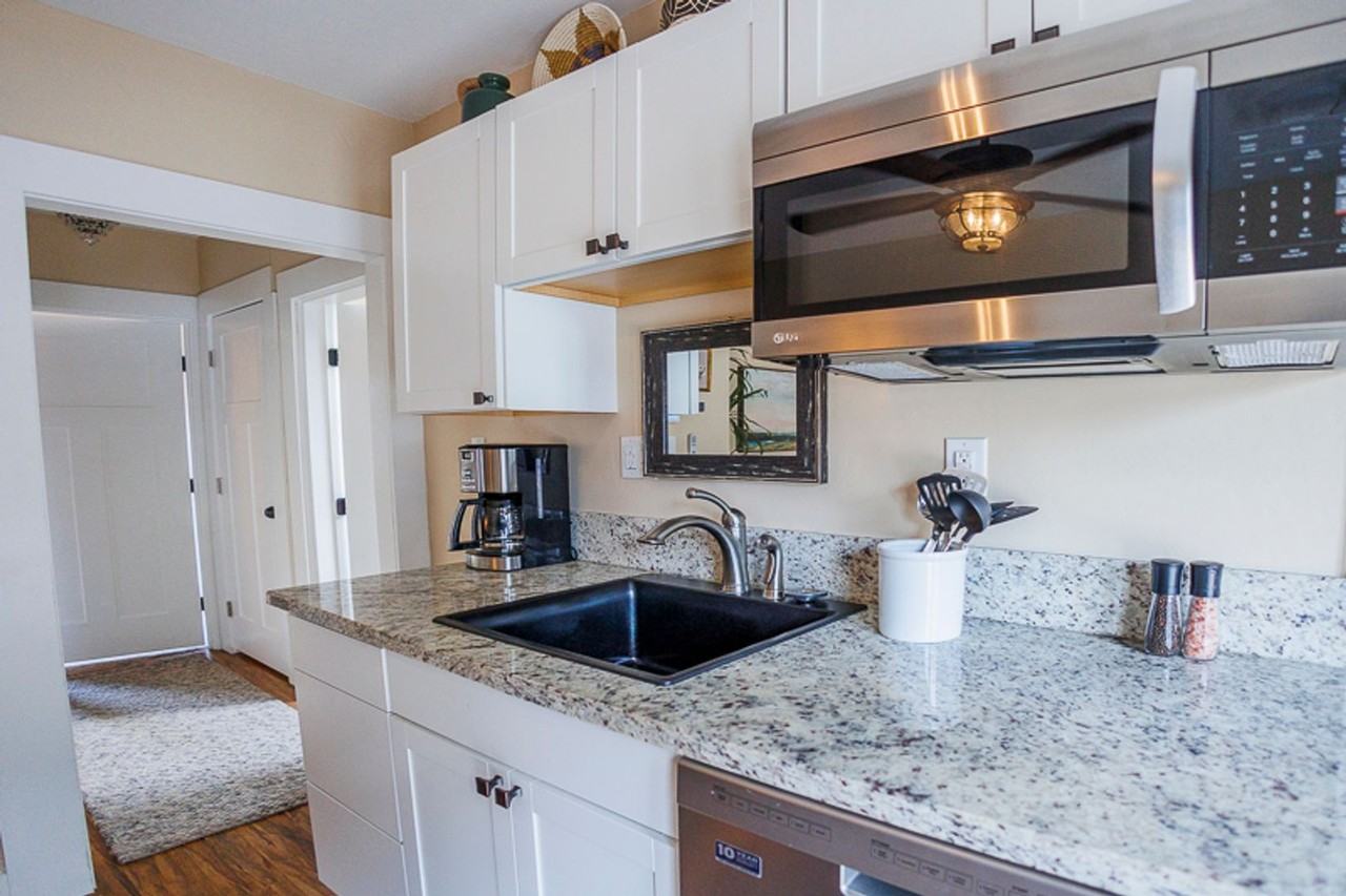 810 S 3rd St - Photo 3 of 24