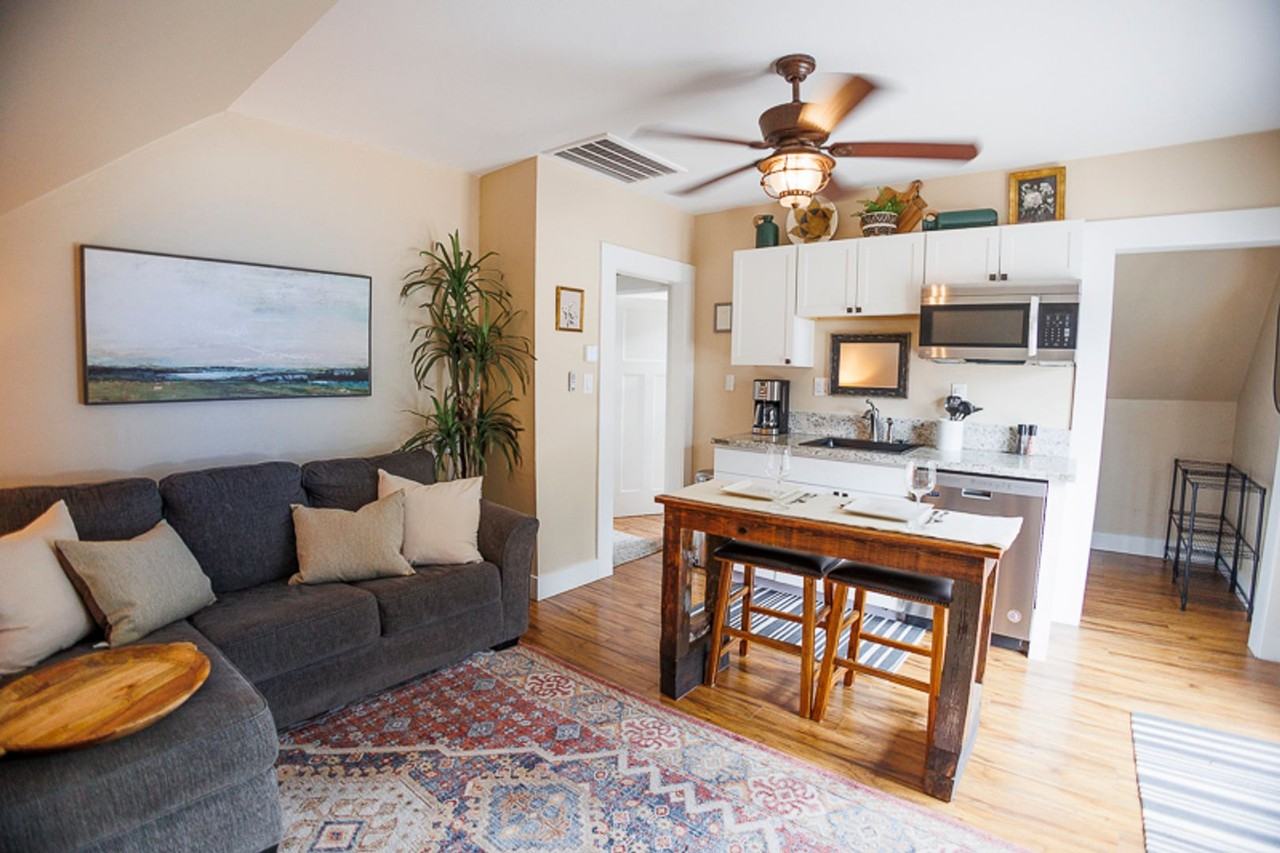 810 S 3rd St - Photo 5 of 24