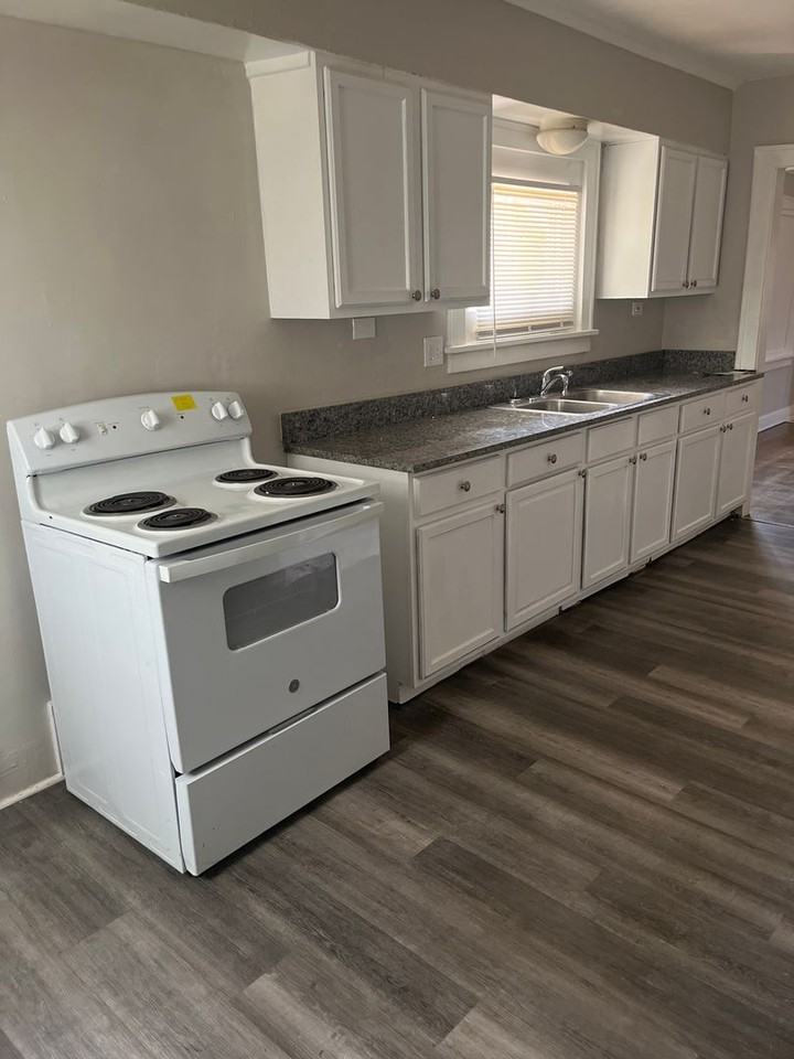 1849 E 68th St - Photo 6 of 15