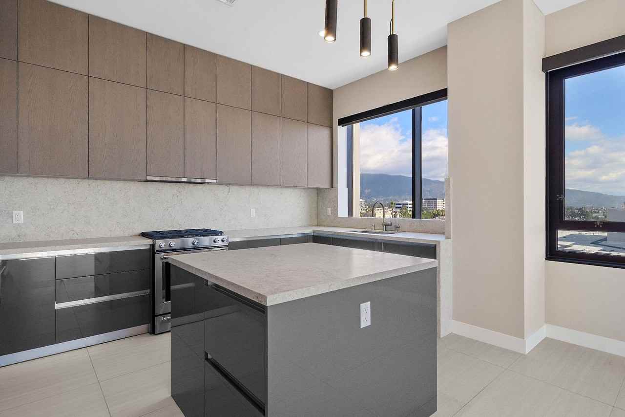 388 Cordova St #707 - Photo 6 of 24