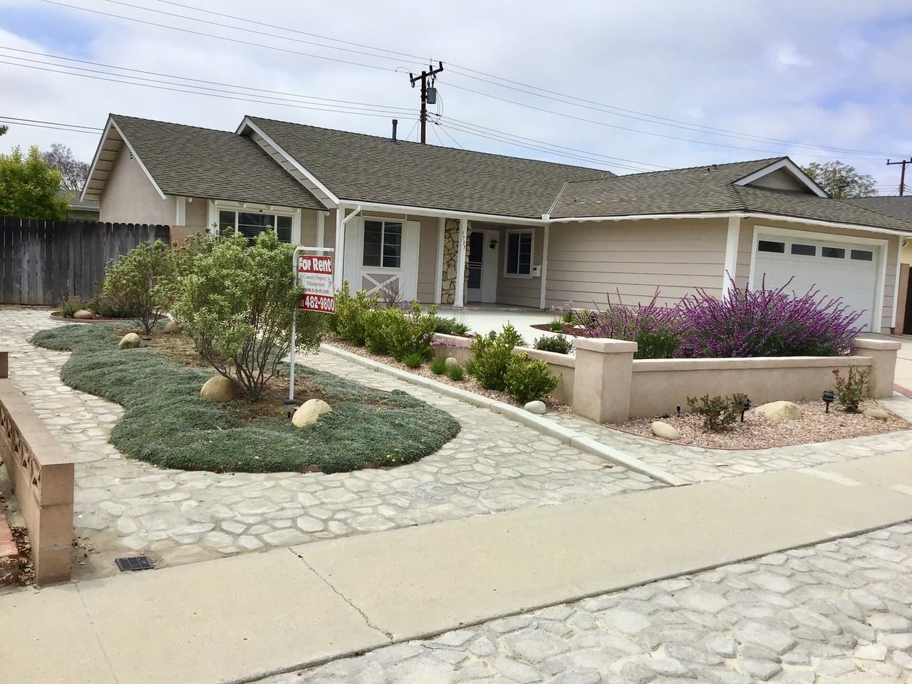 1737 Wolverton Ave - Photo 2 of 14