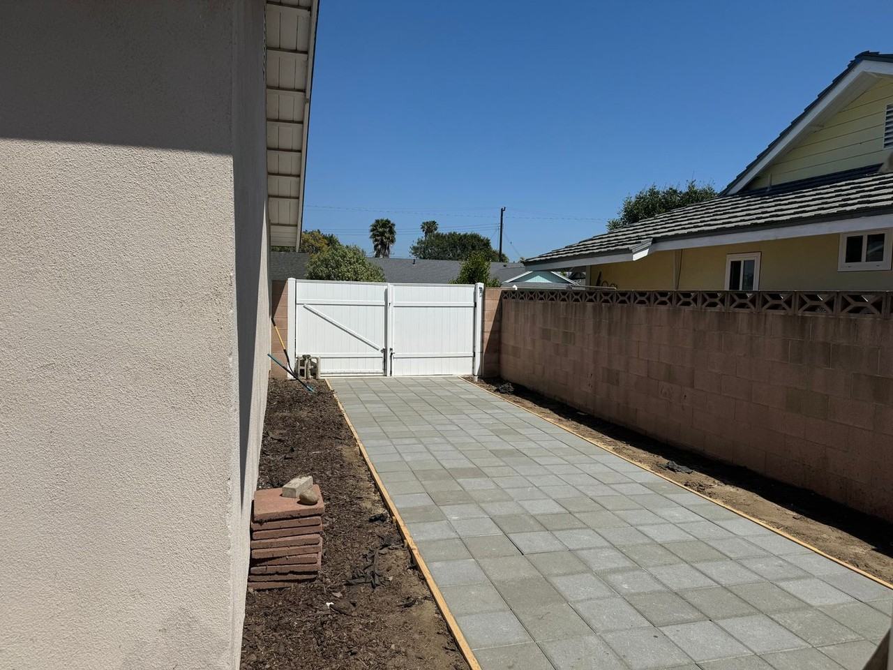 1737 Wolverton Ave - Photo 6 of 14