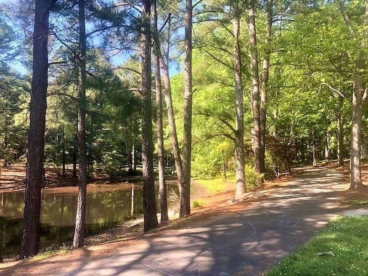 700 Grove Ave - Photo 4 of 33