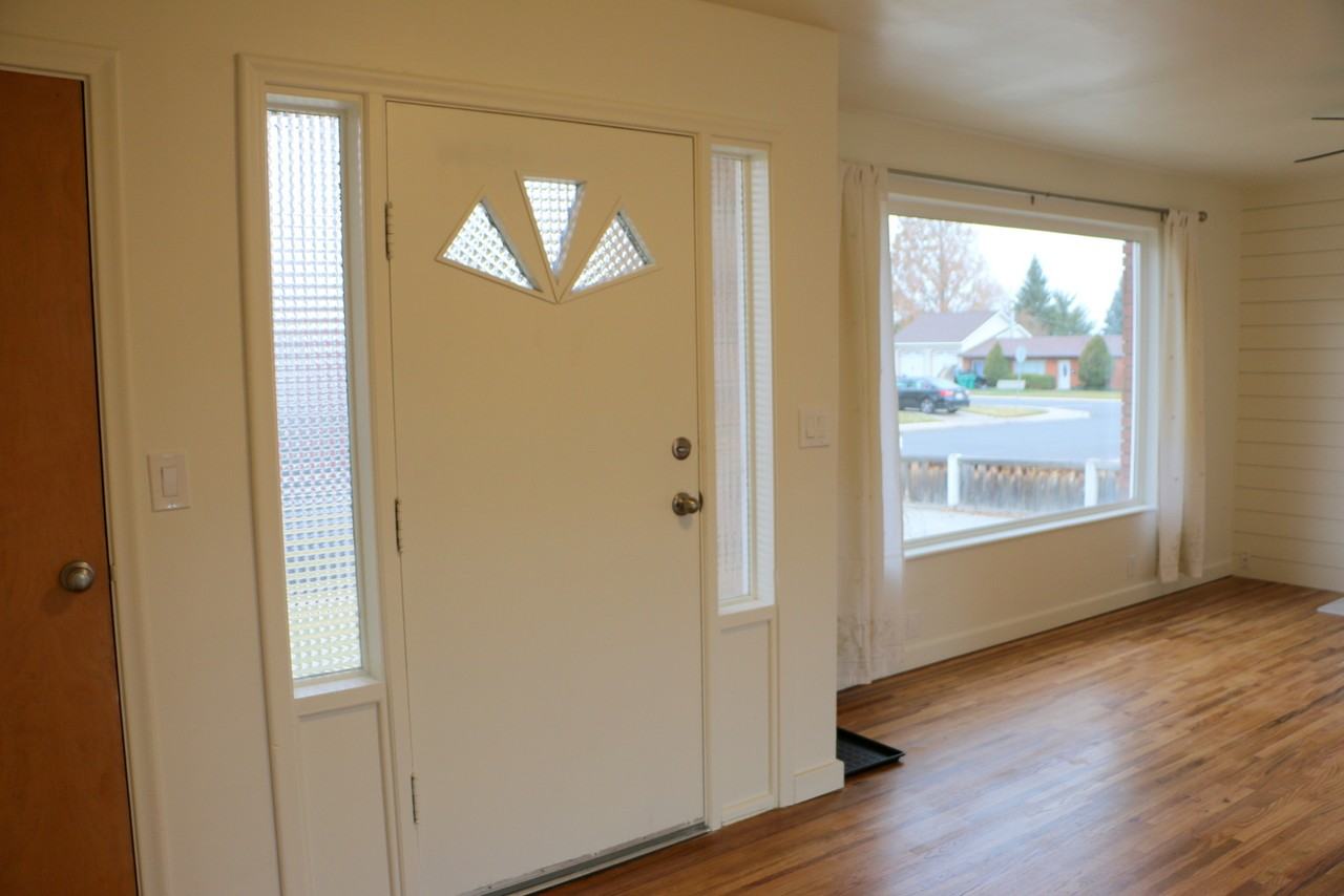 519 E 700 S - Photo 3 of 29