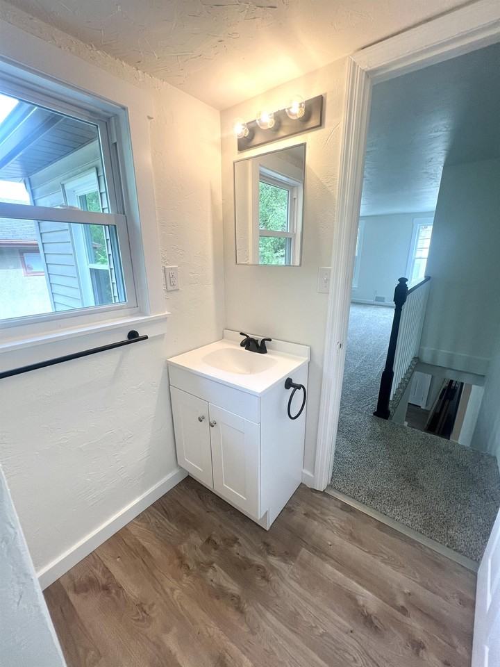 313 Brown Ave #1 - Photo 4 of 15