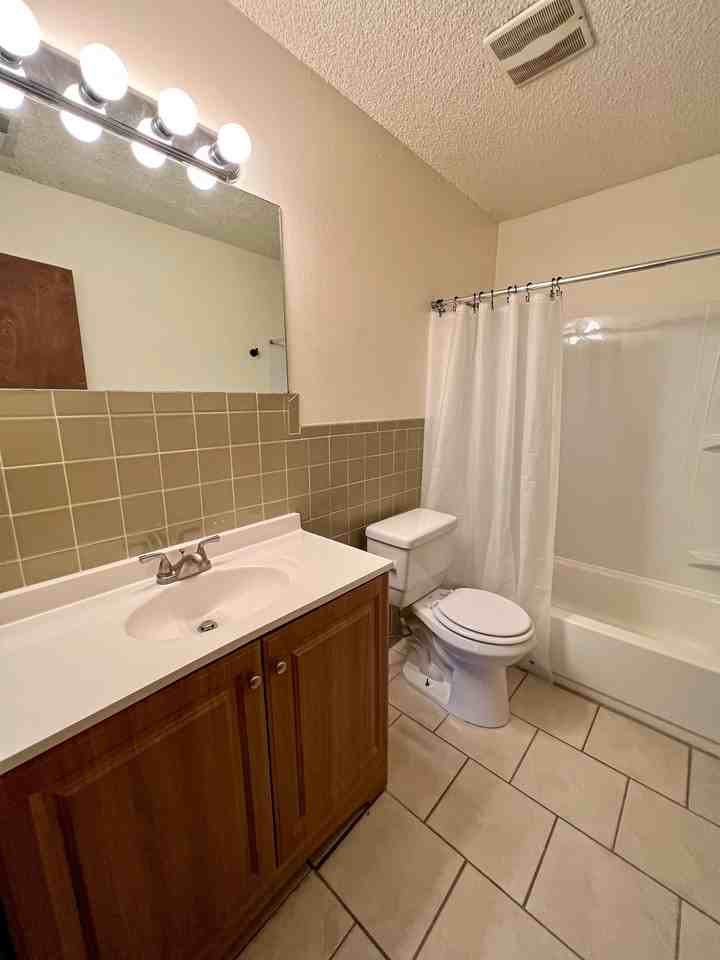 2114 N Campus Dr #2 - Photo 6 of 17