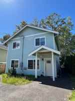 featured image of 1611 Texas St