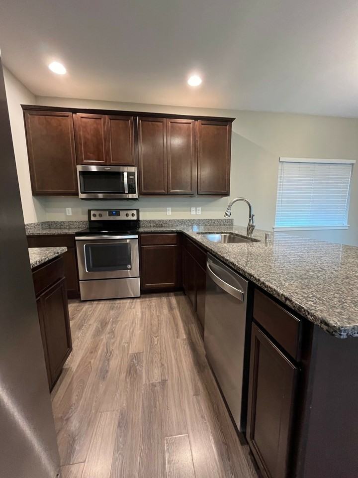 1611 Texas Street - Photo 5 of 23