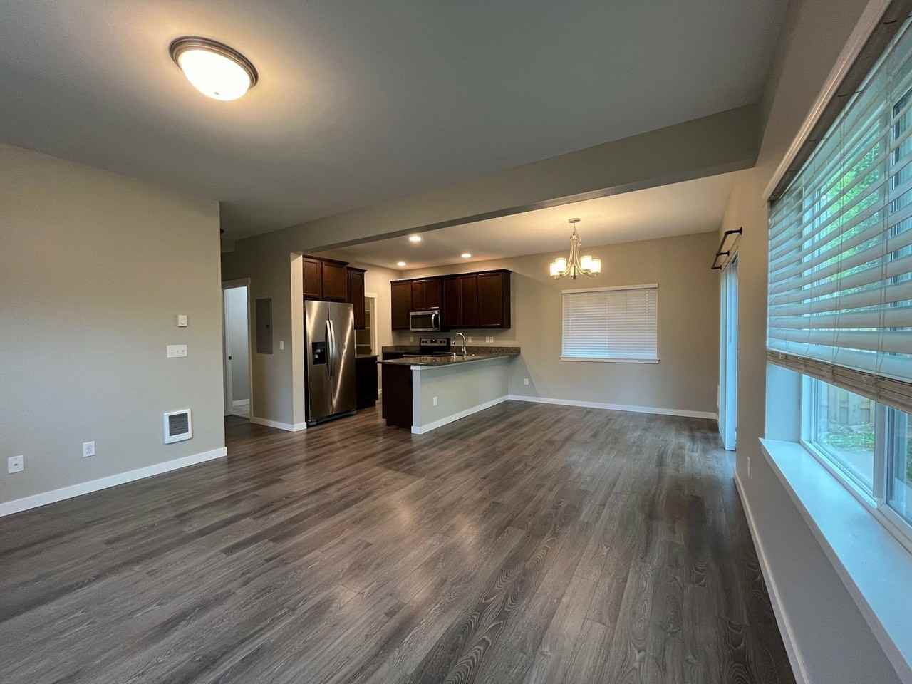 1611 Texas Street - Photo 6 of 23