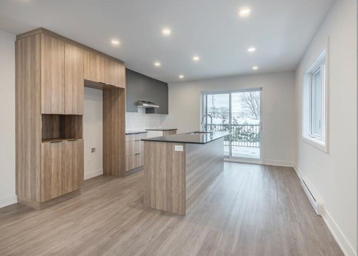 2665 Rue Bourassa - Photo 2 of 11