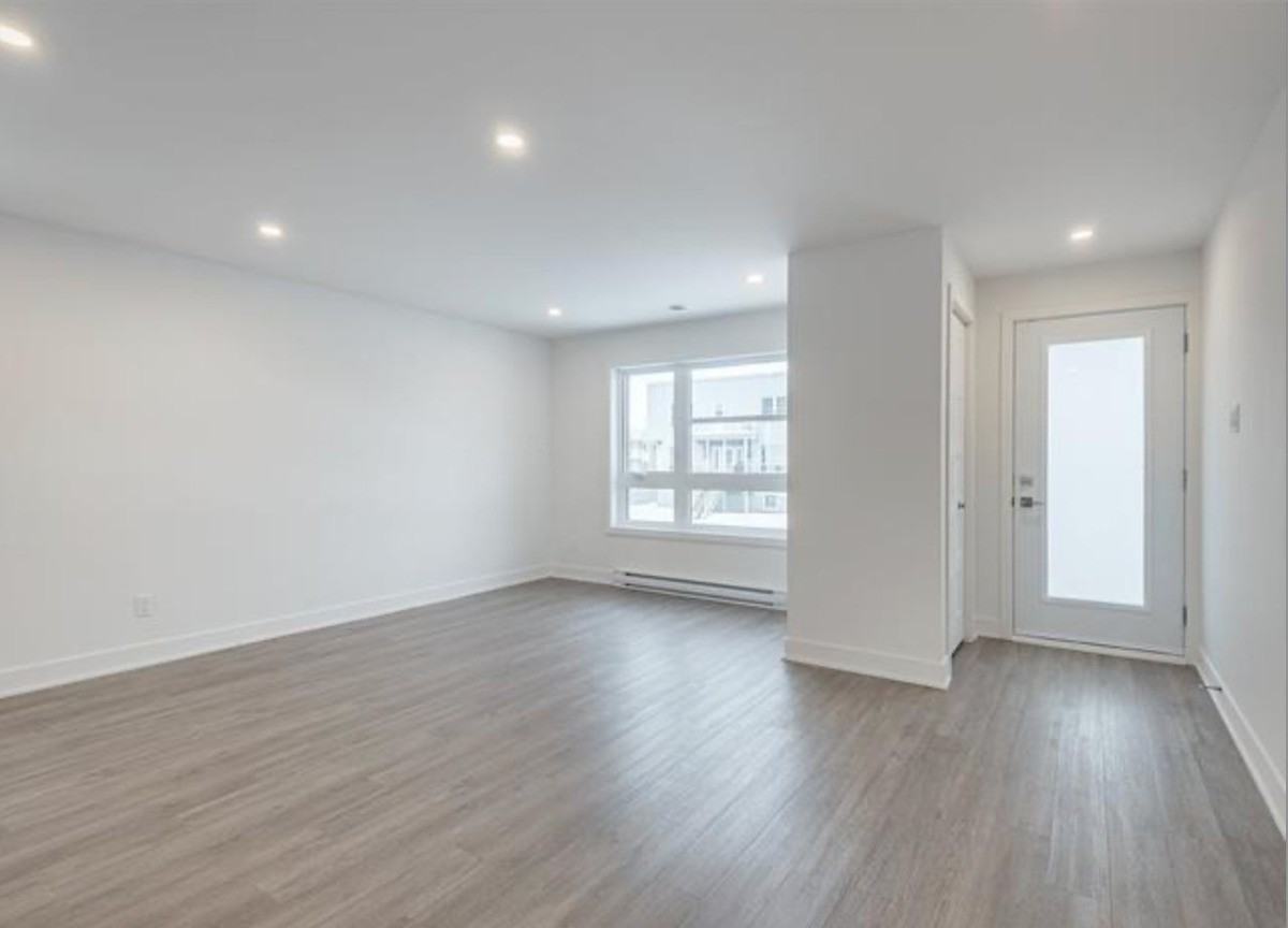 2665 Rue Bourassa - Photo 3 of 11