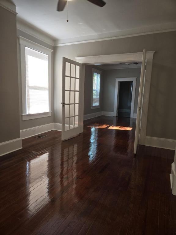 655 E Henry St - Photo 4 of 13