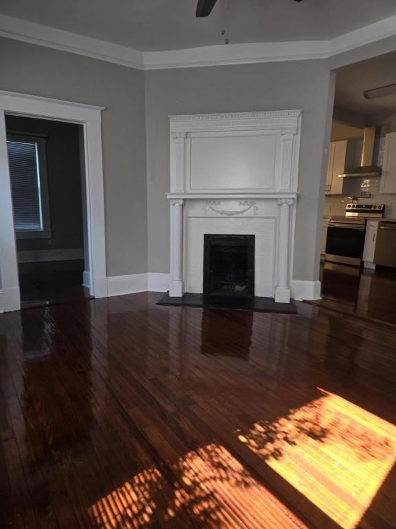 655 E Henry St - Photo 6 of 13