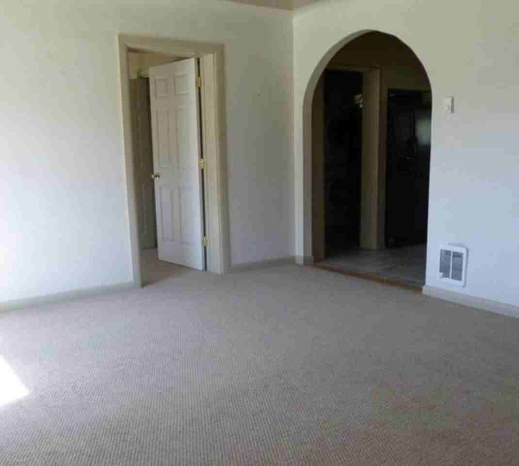 1001 S Pacific St - Photo 6 of 11