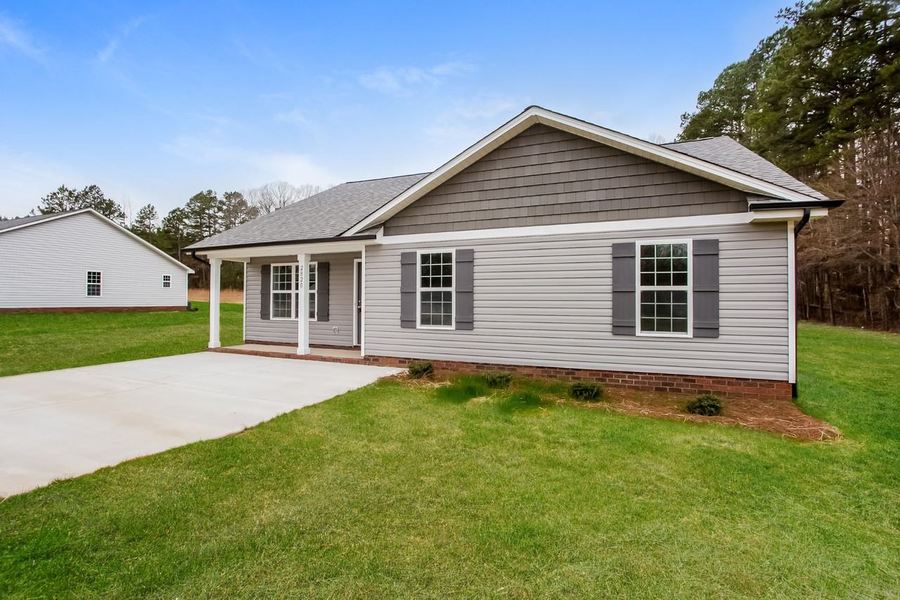 2820 Enon Church Rd - Photo 3 of 17