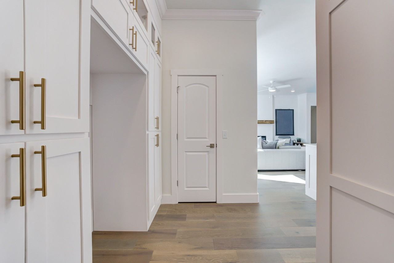 7901 Behr Dr - Photo 3 of 50