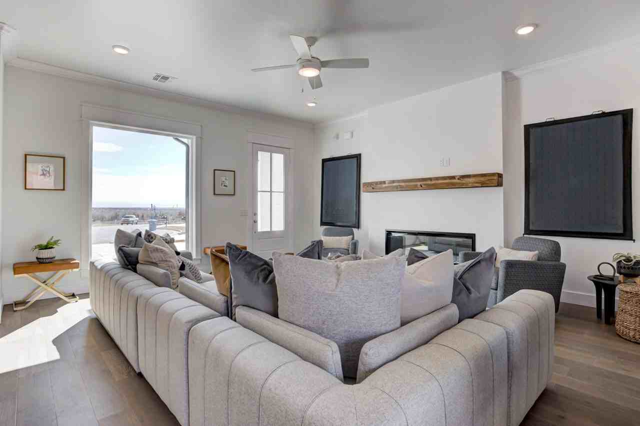 7901 Behr Dr - Photo 7 of 50