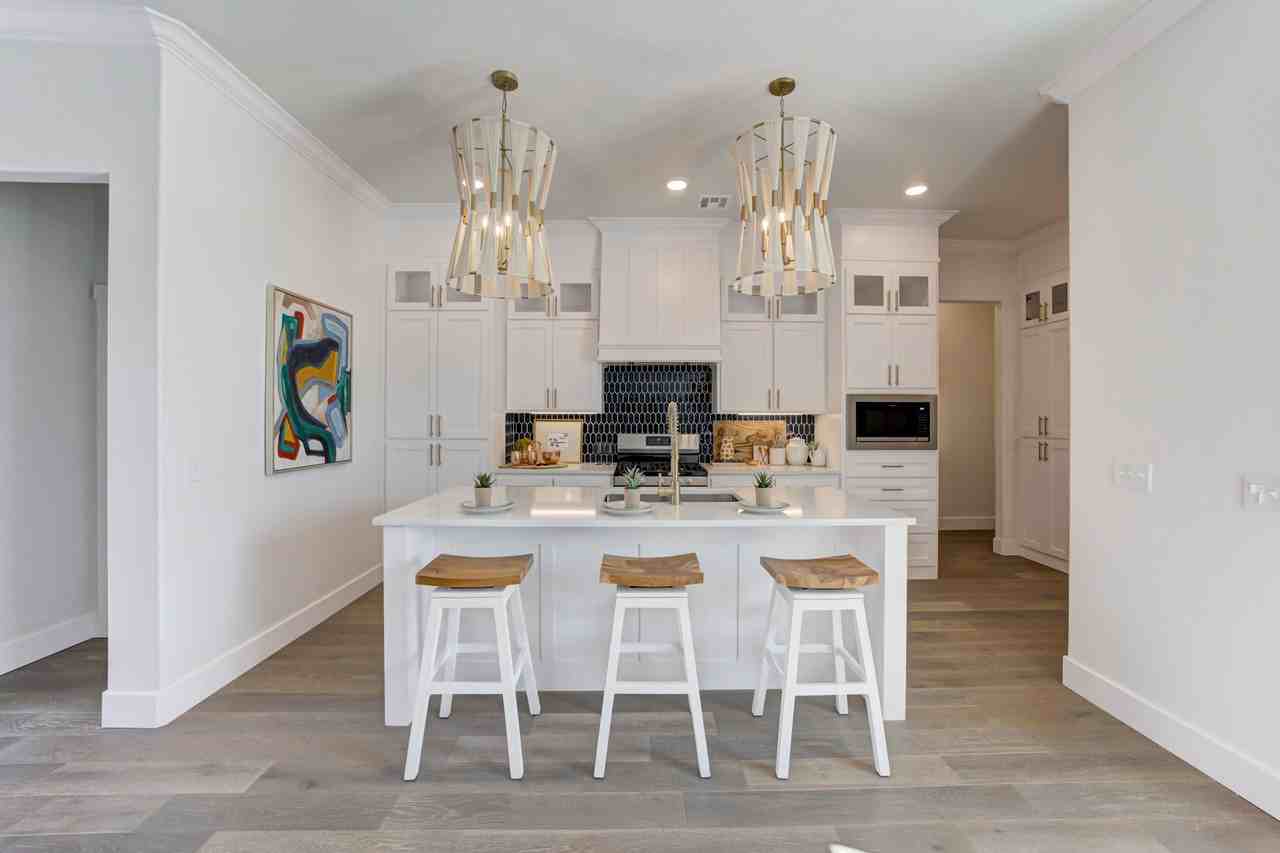 7901 Behr Dr - Photo 3 of 50