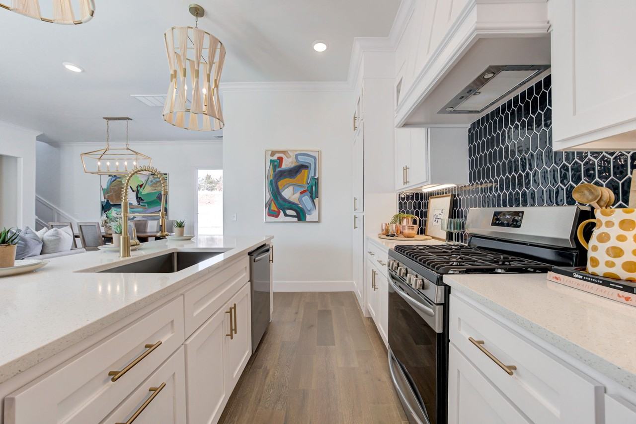 7901 Behr Dr - Photo 6 of 50