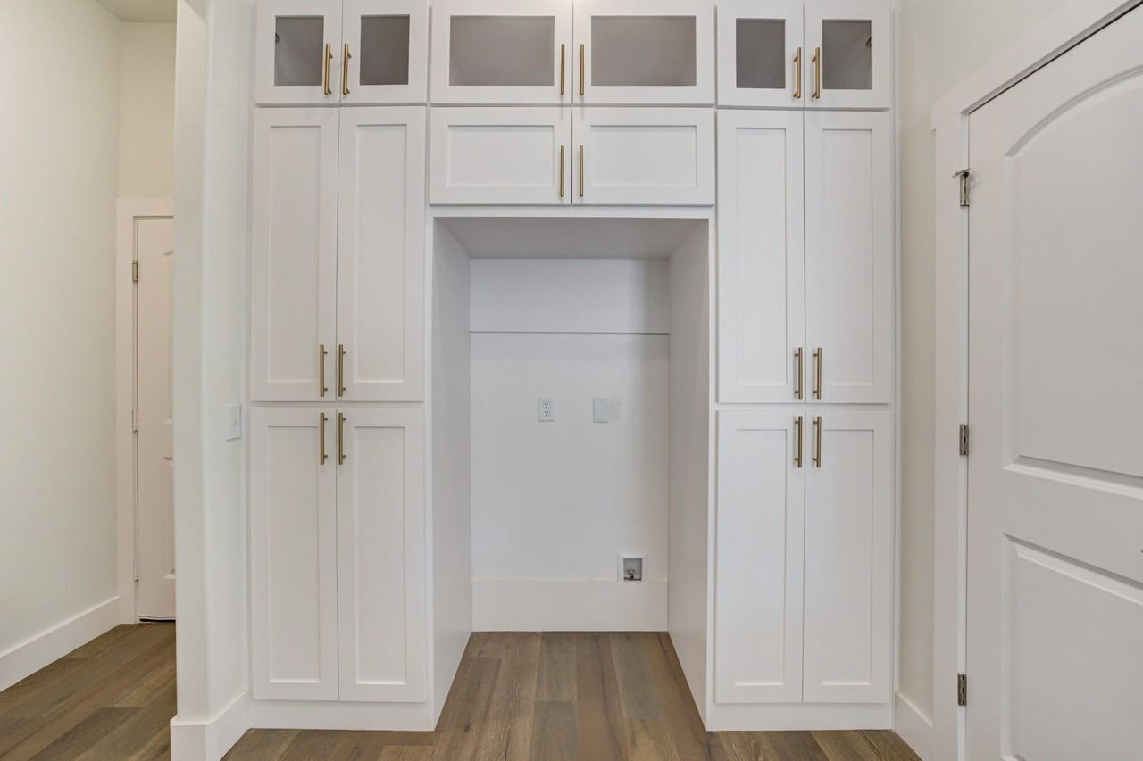 7901 Behr Dr - Photo 5 of 50