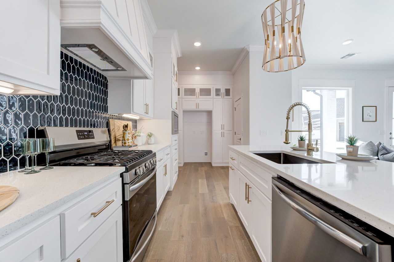 7901 Behr Dr - Photo 2 of 50