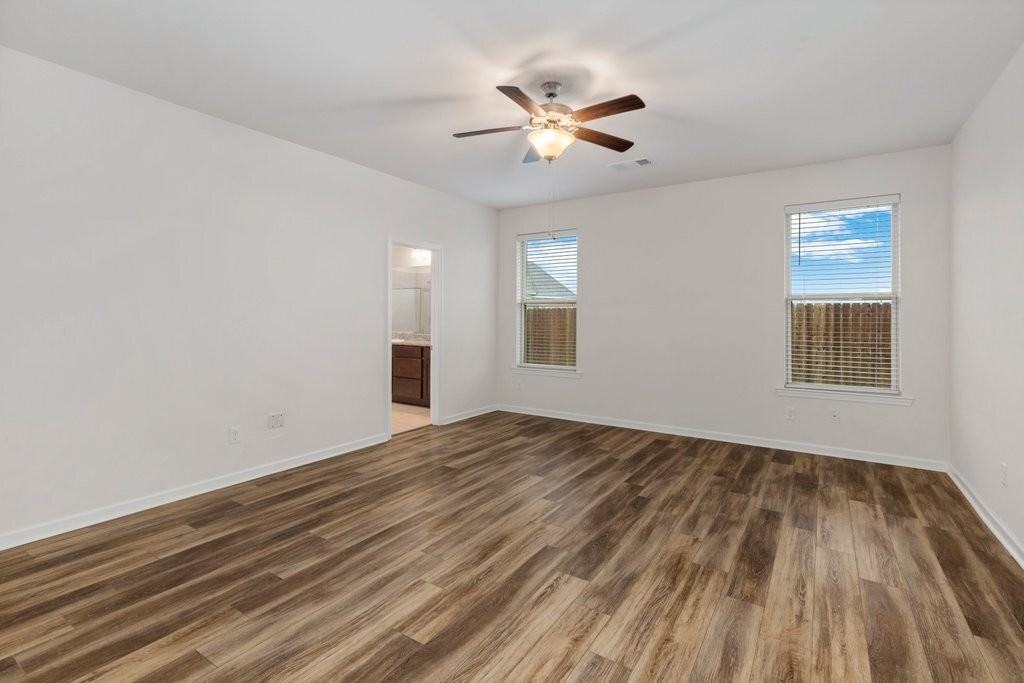 4431 Capstone Xing - Photo 3 of 28