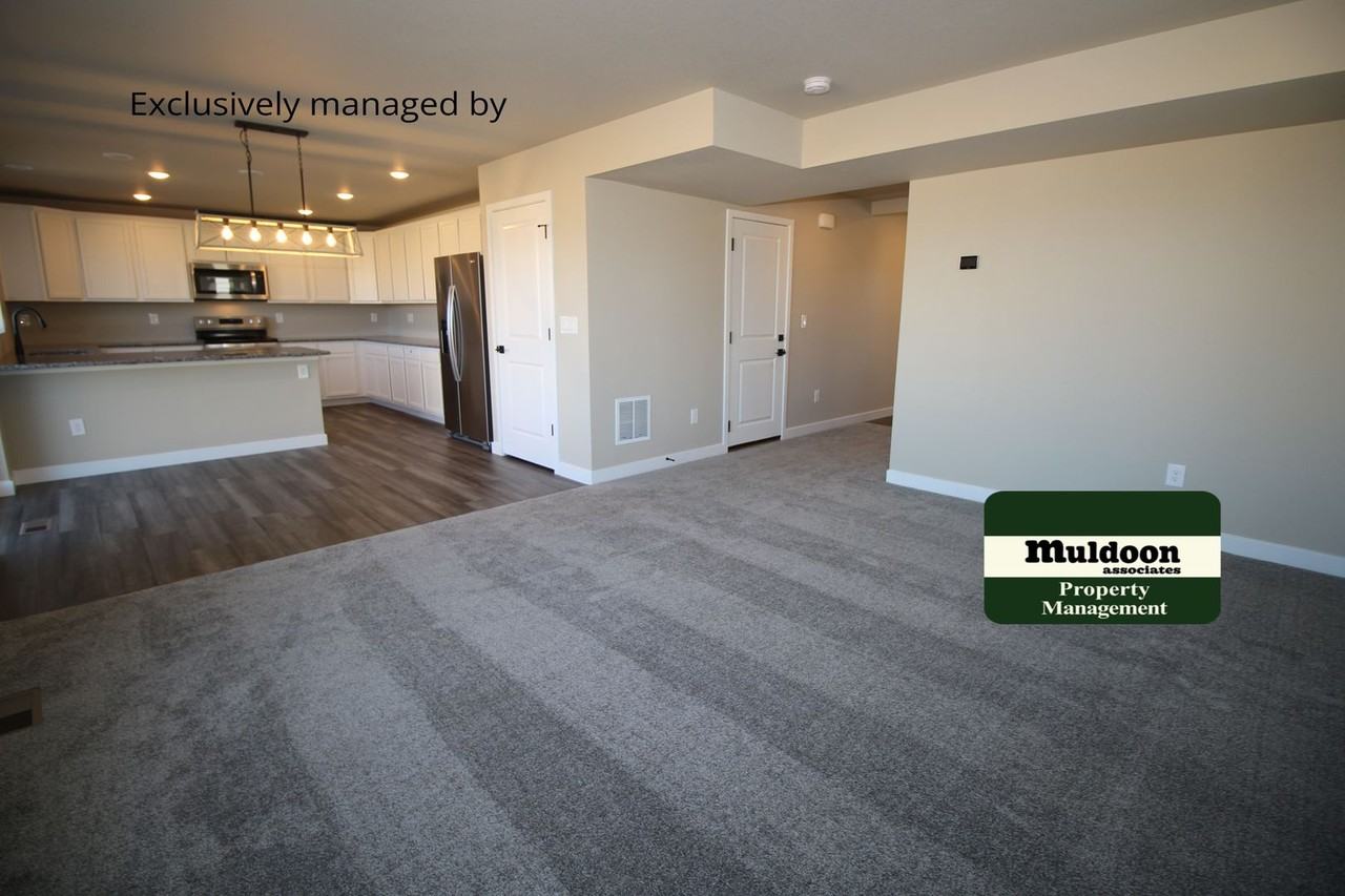 10466 Luneth Drive - Photo 5 of 18